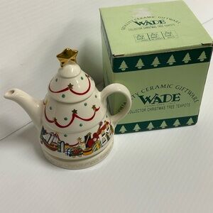 Vintage Wade Ceramic English Life A Merry Christmas Teapot